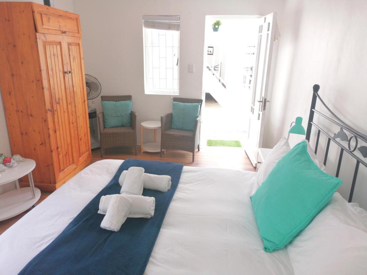 Boulders Beach Hotel, Cafe And Curio Shop Simon's Town Exterior photo