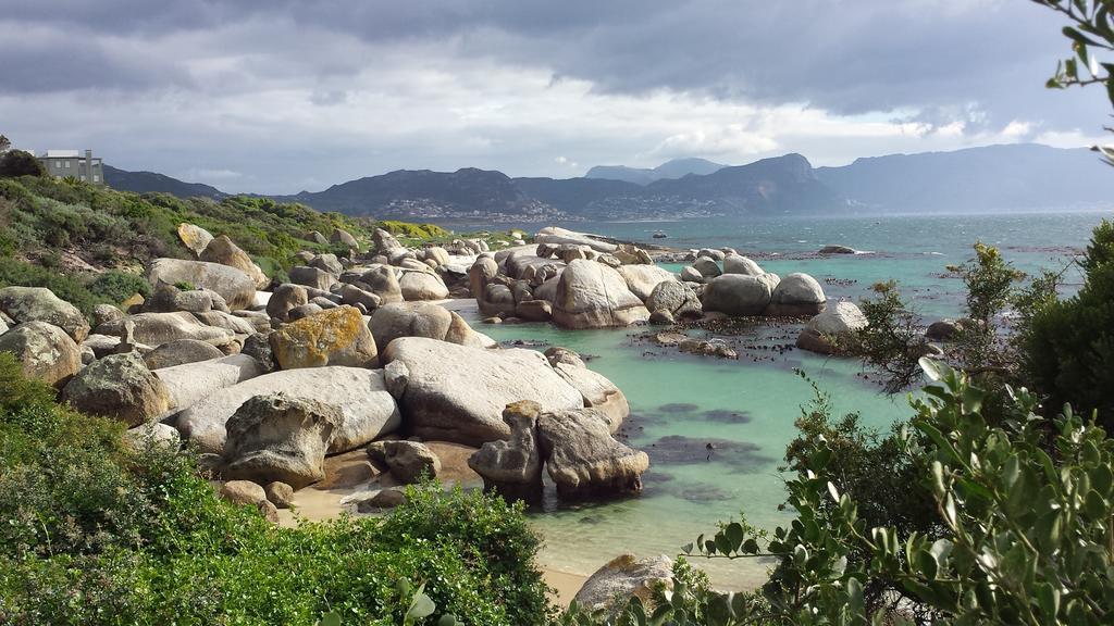 Boulders Beach Hotel, Cafe And Curio Shop Simon's Town Exterior photo